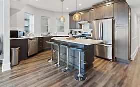 Modern 4Br 2Ba Apt Steps To The Beach Open Living